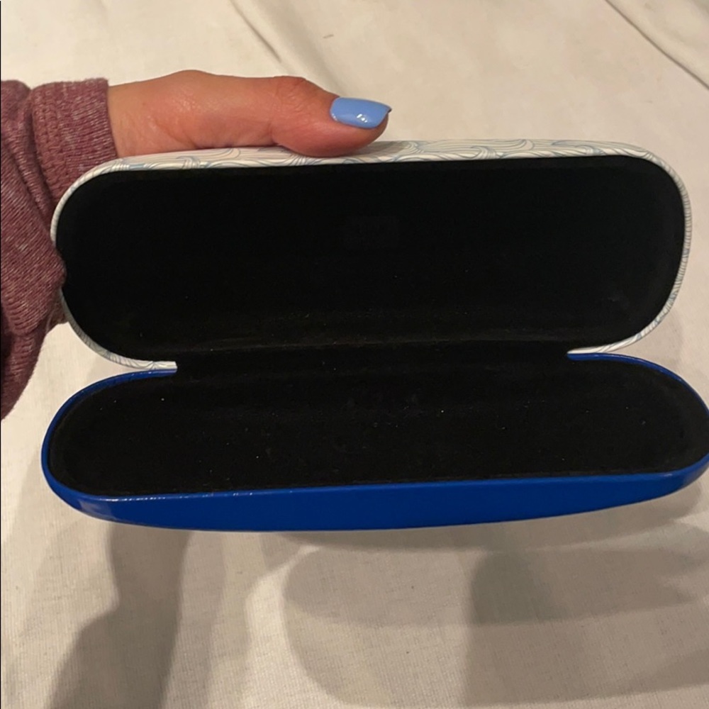 Glasses case - Picture 3 of 3